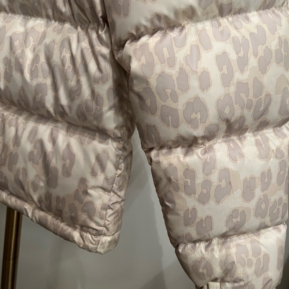 The North Face Retro Nuptse leopard jacket size S (like new) - Picture 8 of 10